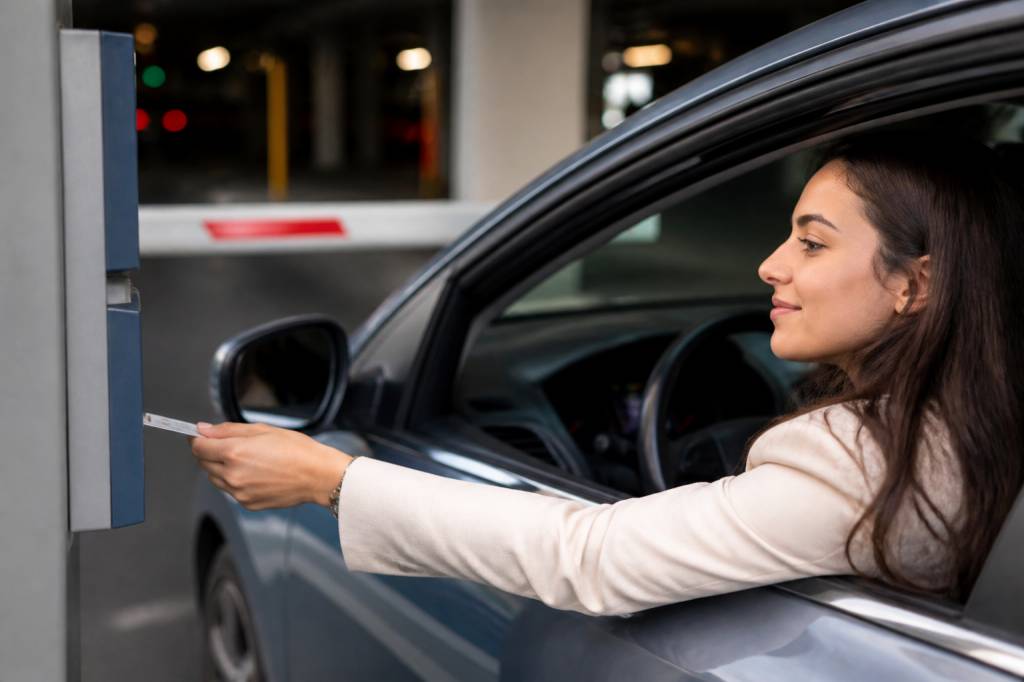 Télépéage compatible avec les parkings : comment ça marche et quels avantages